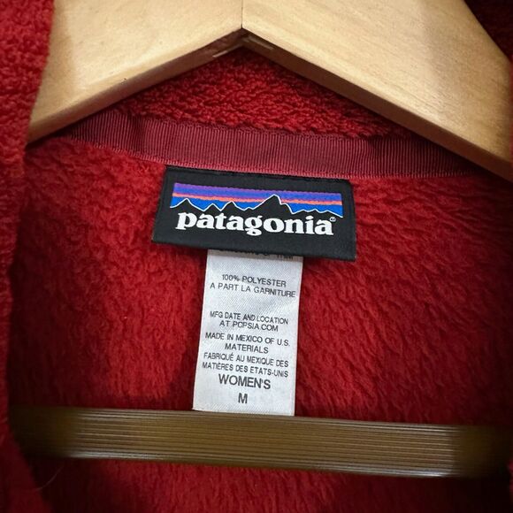 PATAGONIA W's Re-Tool Snap-T Pullover Sweater Outdoor in Cochineal Red Wax - Picture 5 of 7
